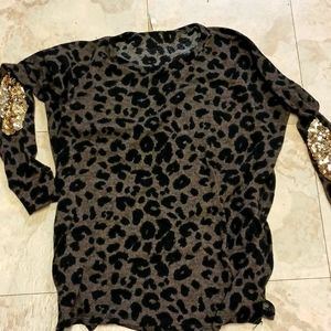 Bellamia sweater with sequins elbows